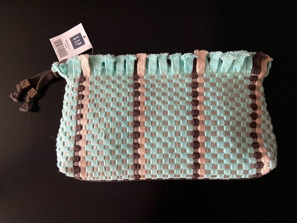 GAP Blue/Brown Woven Summer Clutch sz OS (NWT)